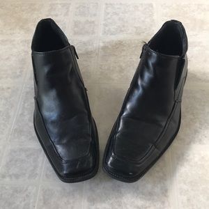 COPY - Steve Madden zip up boot